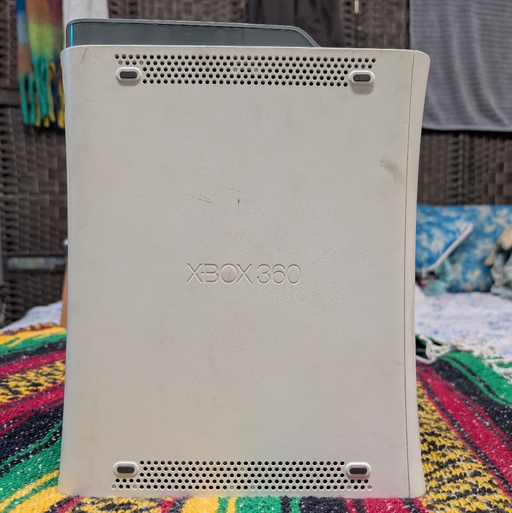 Xbox 360 - Picture 8 of 8